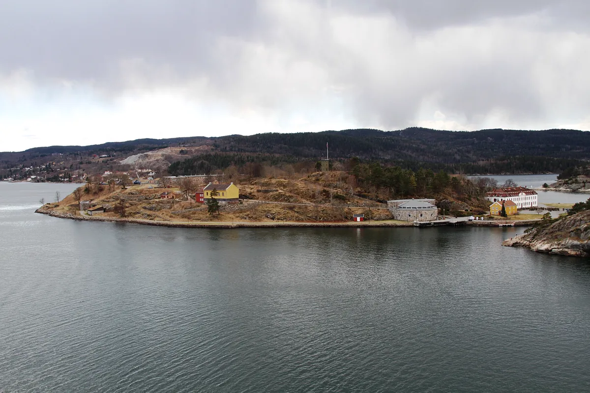 Image of the Kaholmen island with Oscarsborf Fort, in the middle of the Oslo Fjord. This is the fortress that brought down the "Blücher" battleship with 3.000 german crew and soldiers, by early morning of April 9, 1940.